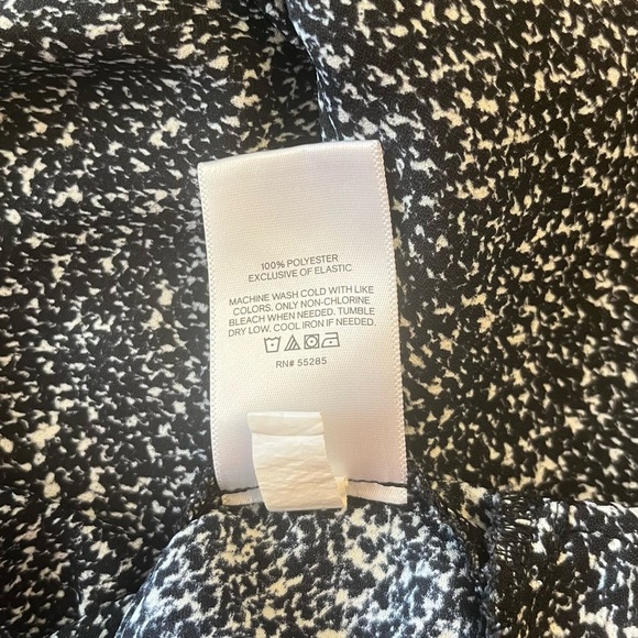 Express Black and White blouse size M - Picture 5 of 6
